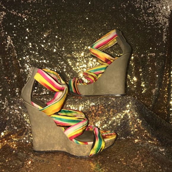 MICHAEL ANTONIO Multi Color Wedged Heels Sz 6.5 - Picture 3 of 8